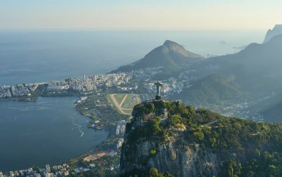 Rio de Janeiro vue depuis le Pain de Sucre, avec les plages et la baie