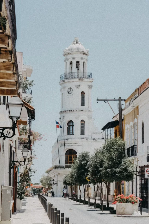 La Calle Las Damas pavée dans la Zone coloniale de Saint-Domingue, plus vieille rue des Amériques, en République dominicaine